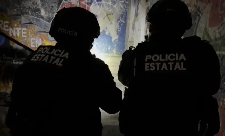 Elementos de la Policía Estatal durante un operativo nocturno