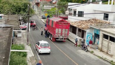 Camión en la calle 16 de Septiembre, Papantla
