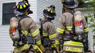 Bomberos combaten el incendio de una vivienda. Imagen ilustrativa.