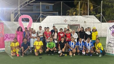 Jornada de concientización sobre cáncer de mama y cervicouterino en la cancha Libertad, Papantla