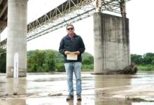El río Papantla crecido en Puente Remolino; el comunicador Gonzalo Flores Castellanos reporta el descenso del nivel