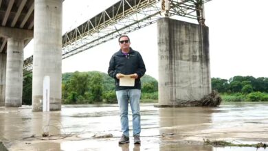 El río Papantla crecido en Puente Remolino; el comunicador Gonzalo Flores Castellanos reporta el descenso del nivel