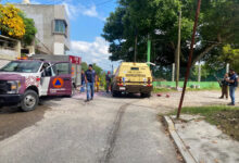 Camioneta blindada de traslado de valores y unidad de Protección Civil en la calle Tuxpan, colonia Reforma, Poza Rica