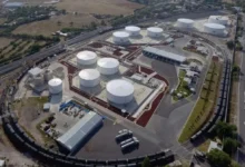 Vista aérea de terminal de almacenamiento de combustible