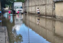 Agua estancada en la calle 15 de Julio, colonia Tropicana, Tuxpan