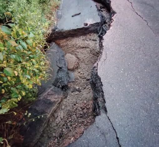 Socavón en la carretera federal 180, Vega de Alatorre