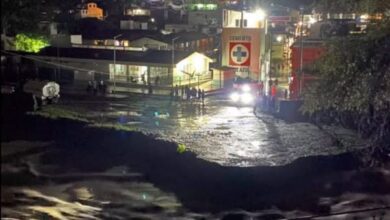 Paso provisional destruido por las lluvias entre Zontecomatlán y Xococapa, Veracruz